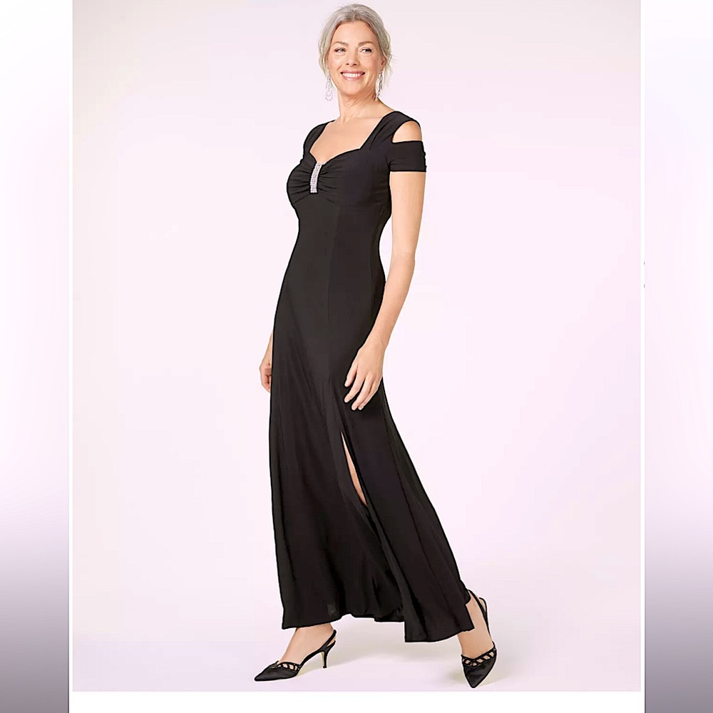 R&M Richard’s full length formal gown. Black. Size 10.